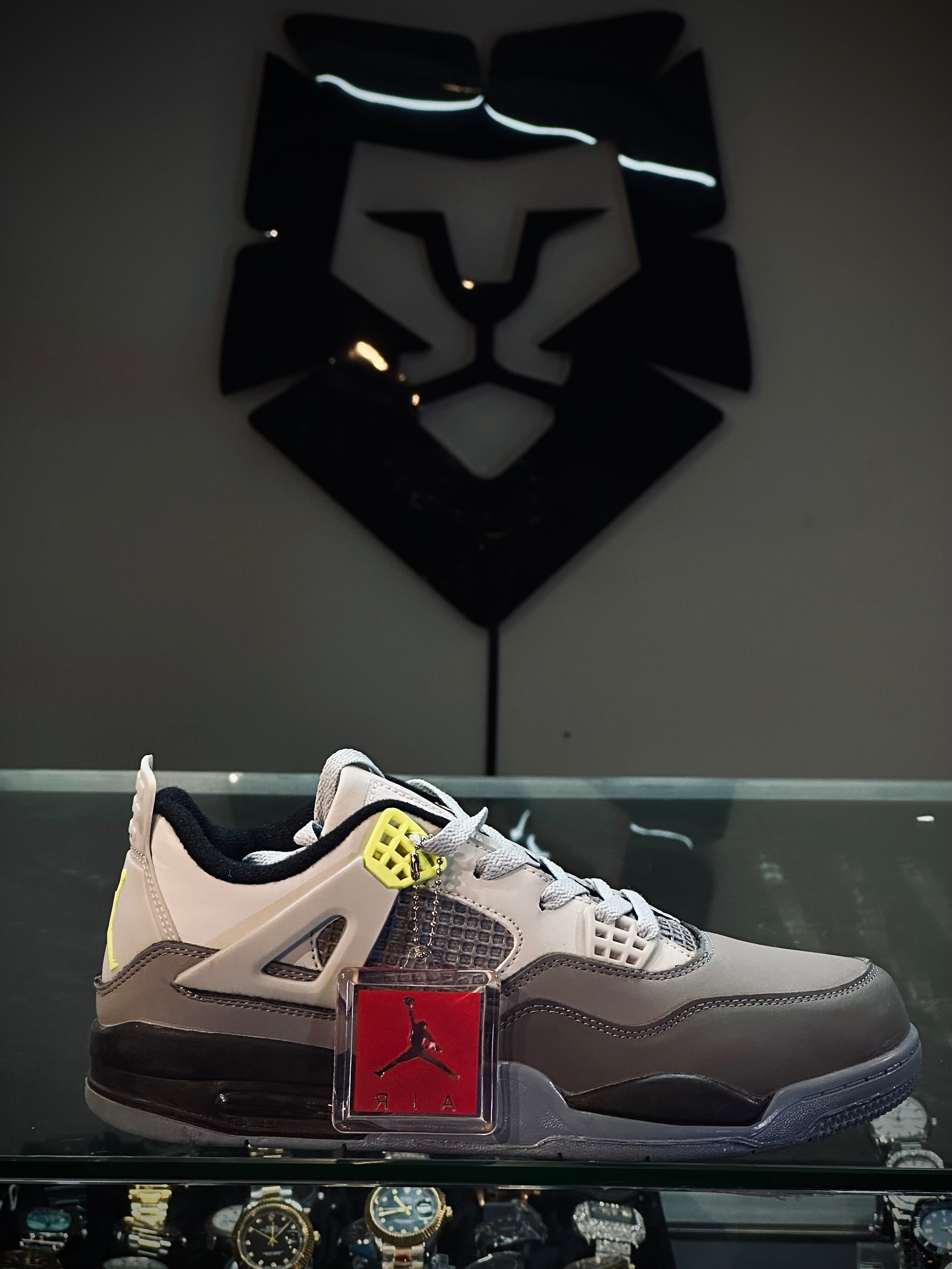 NIKE Airforce 4 (Monster White)