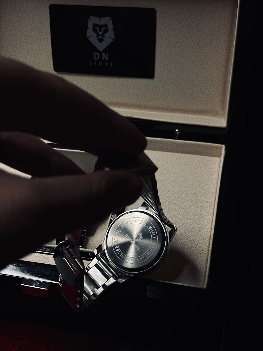 BINDBOND Arm-Less Watch