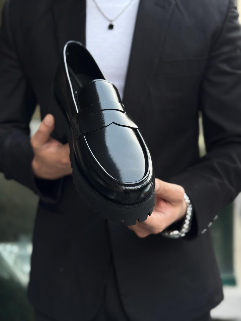 BLACK CHUNKY PENNY LOAFERS – CLASSIC & STYLISH